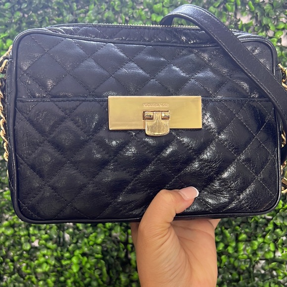 Michael Kors Black Quilted Leather Susannah Lock Messenger Bag - Picture 4 of 9